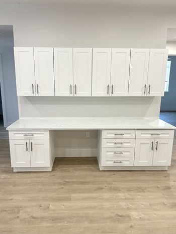 Furnished kitchen area